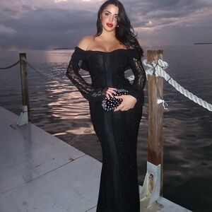 Missguided Elegant Black Lace Maxi Dress